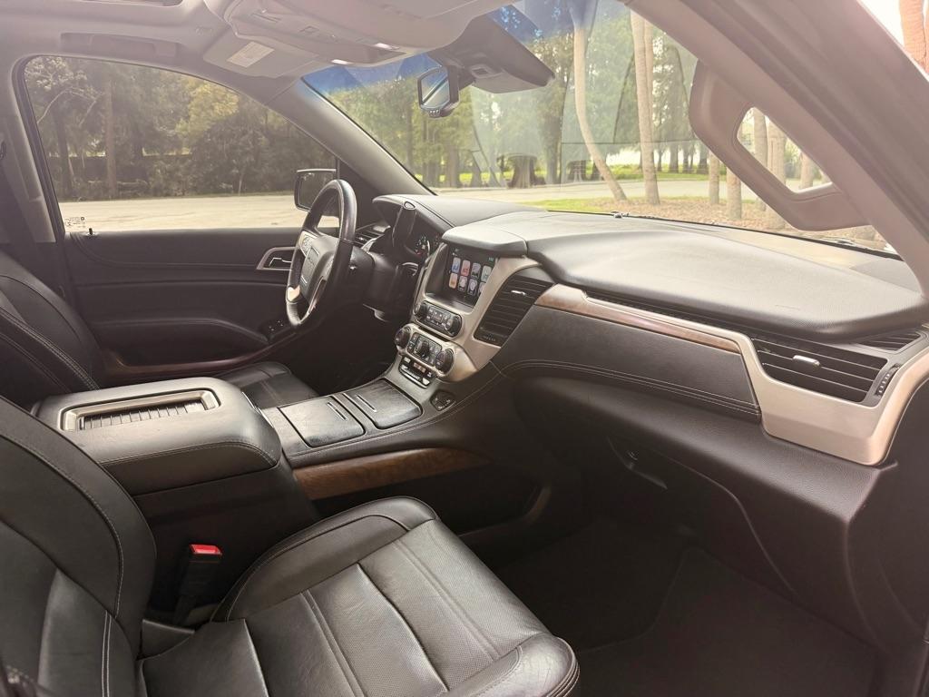 GMC Yukon XL Denali 4WD 2019