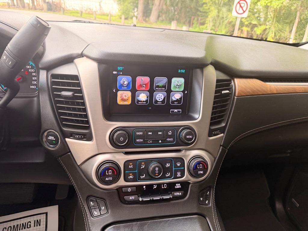 GMC Yukon XL Denali 4WD 2019