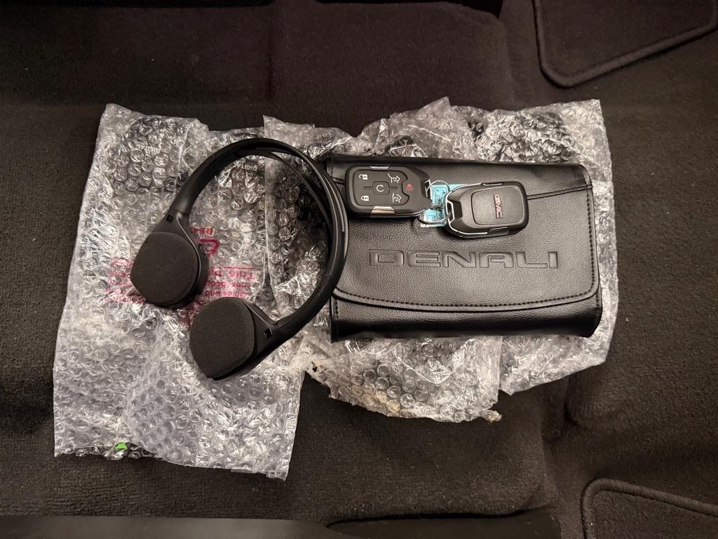 GMC Yukon XL Denali 4WD 2019
