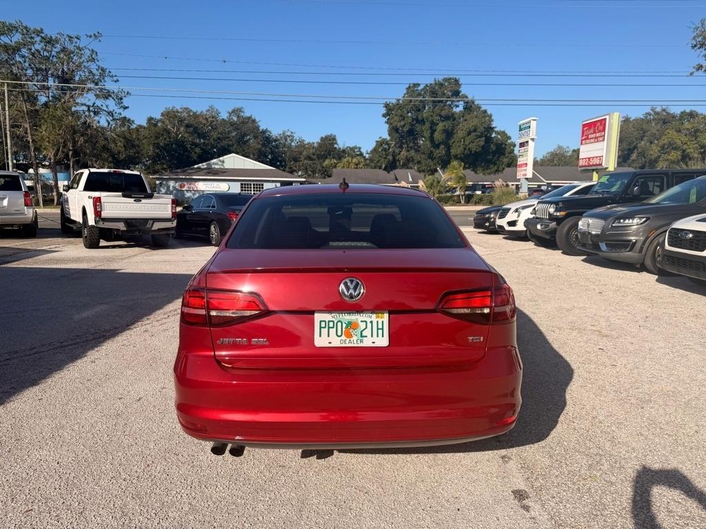 Volkswagen Jetta SEL 6A 2016