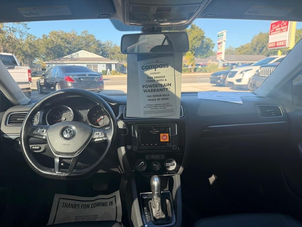 Volkswagen Jetta SEL 6A 2016
