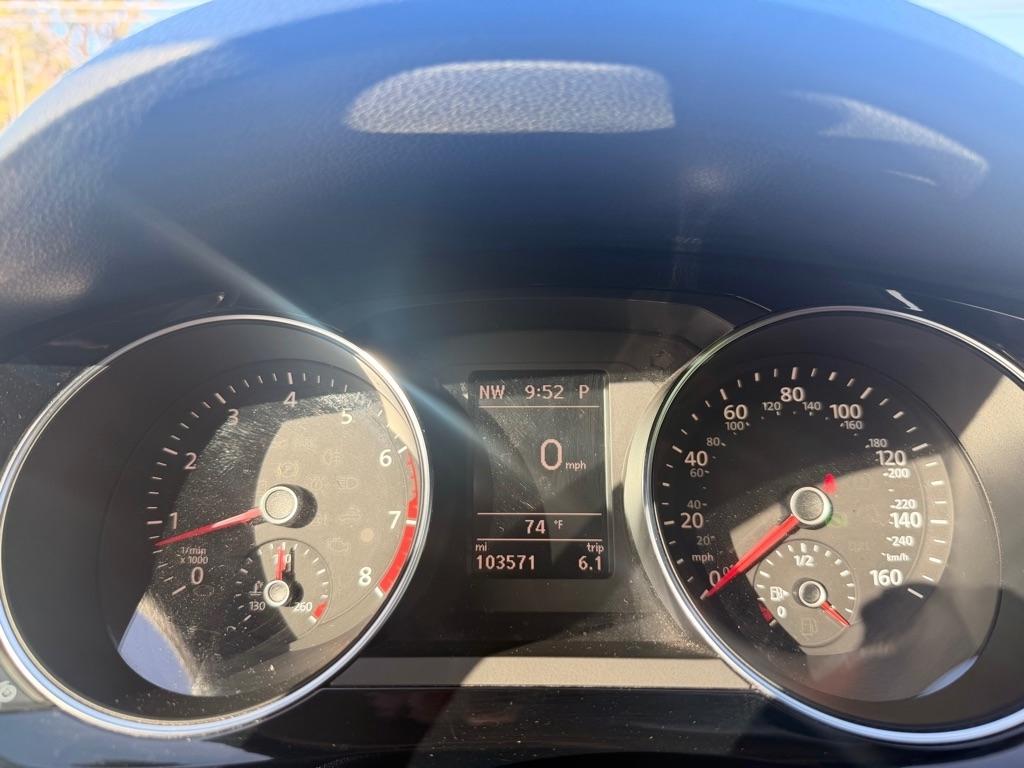 Volkswagen Jetta SEL 6A 2016