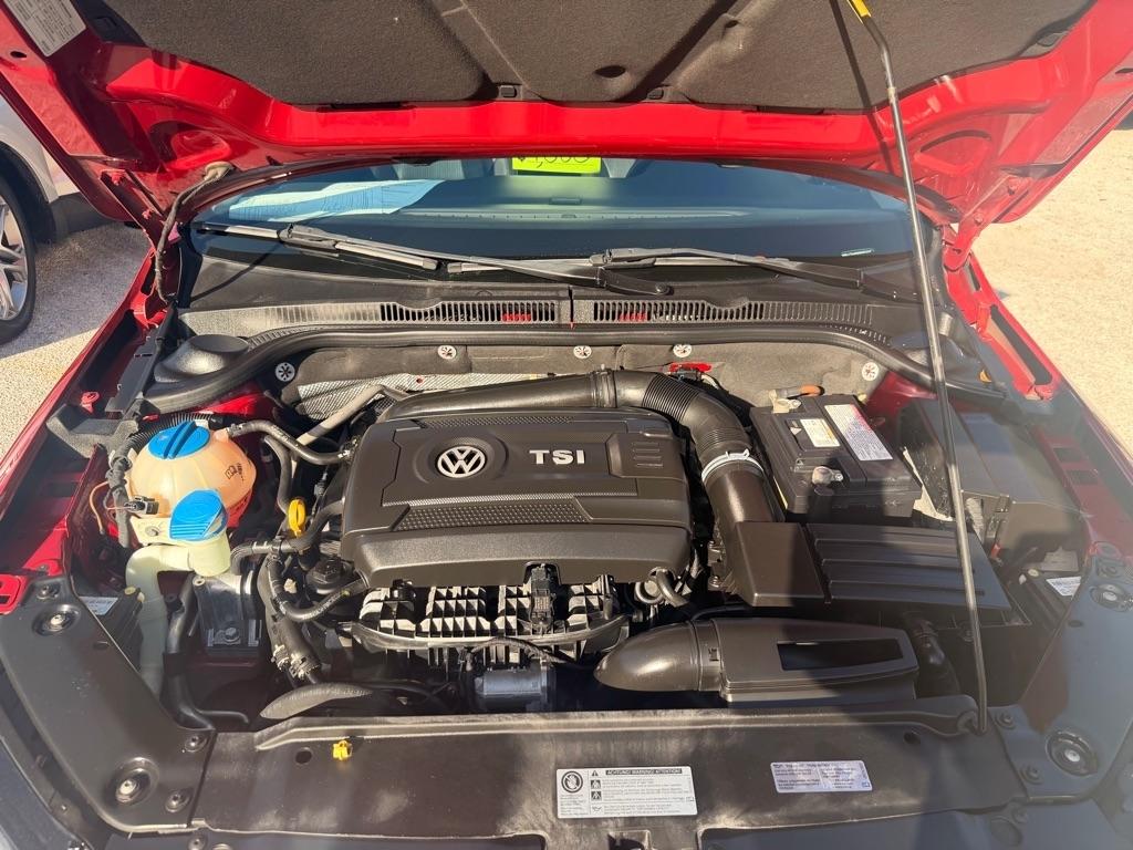 Volkswagen Jetta SEL 6A 2016