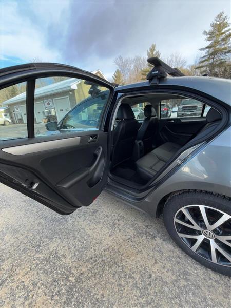 Volkswagen Jetta 1.4T SE 6A 2017