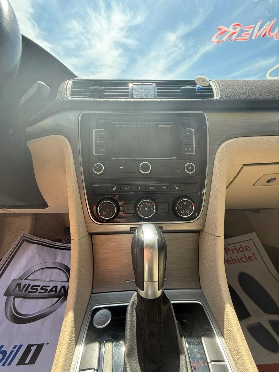 Volkswagen Passat SE PZEV 6A 2015