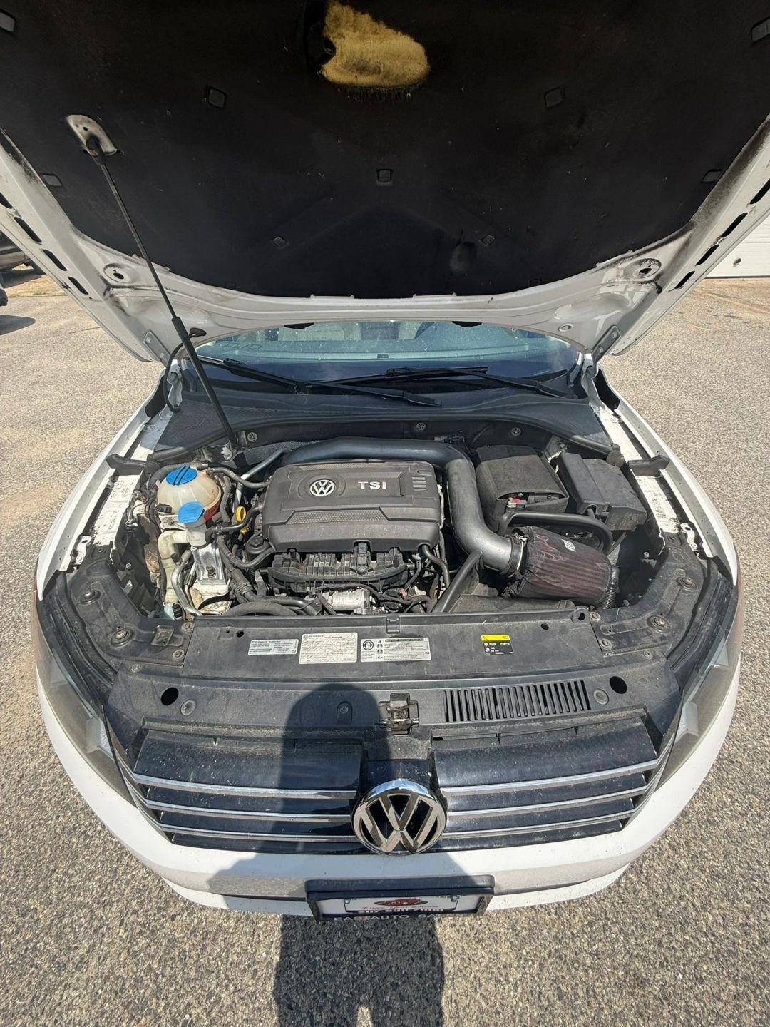 Volkswagen Passat SE PZEV 6A 2015