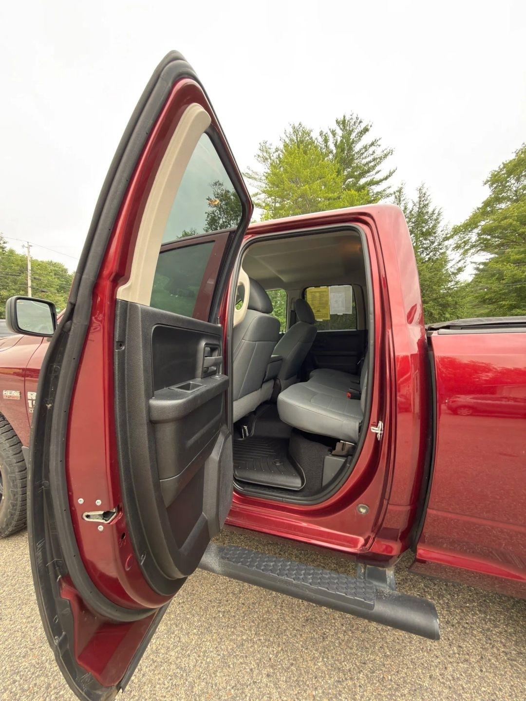 RAM 1500 Classic Tradesman Quad Cab 4WD 2019