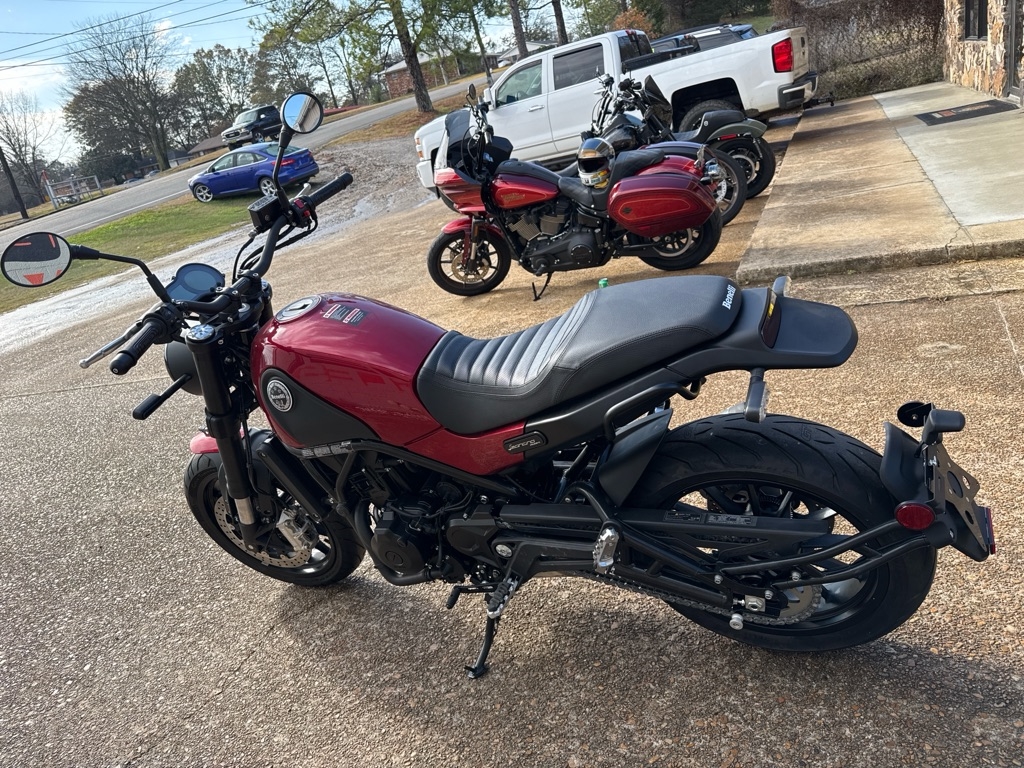 2022 Benelli Leoncino Trail 