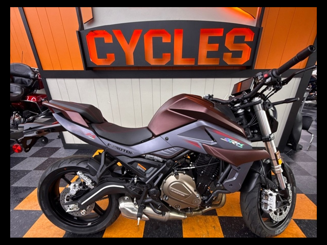 2023 QJ Motor Classic SRK 700 