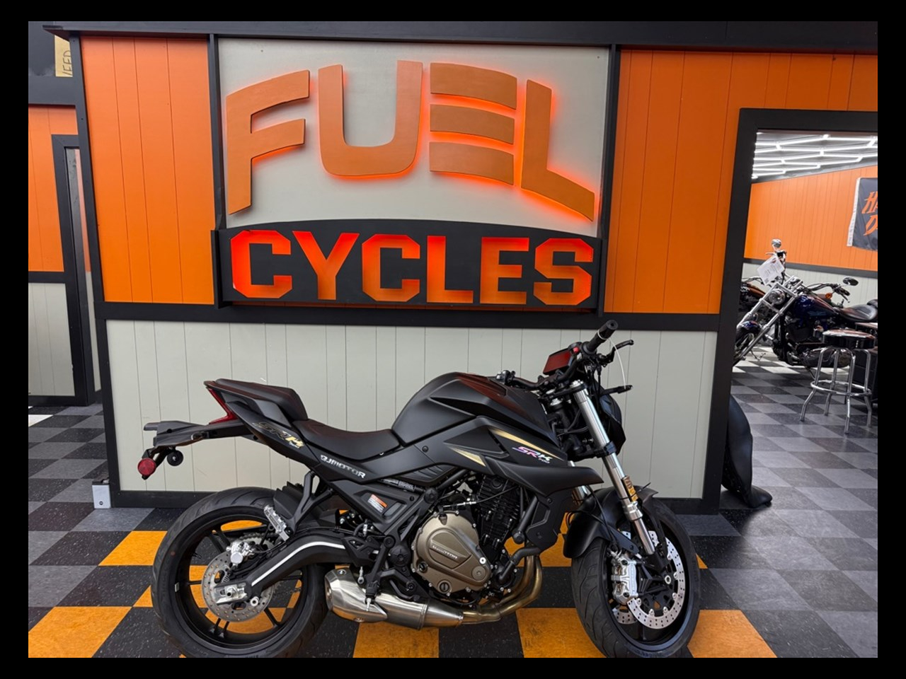 2023 QJ Motor Classic SRK 700 