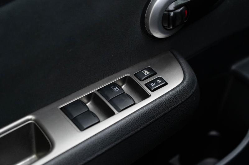 Nissan Versa 1.6 S Plus 2014