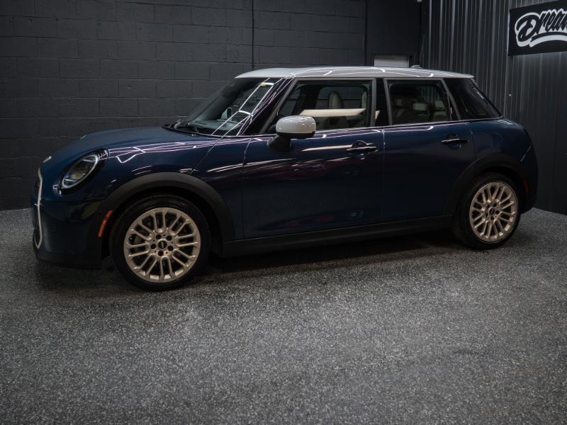 MINI Cooper Signature 4 Door Hatchback 2025