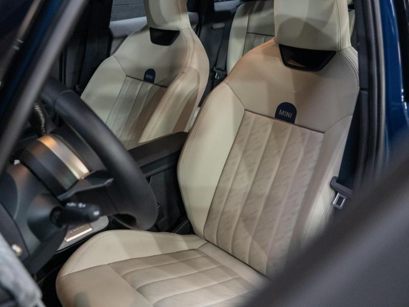 MINI Cooper Signature 4 Door Hatchback 2025