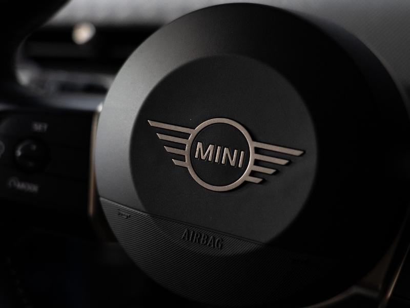 MINI Cooper Signature 4 Door Hatchback 2025