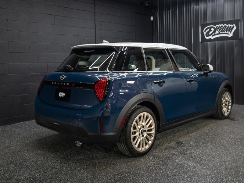 MINI Cooper Signature 4 Door Hatchback 2025