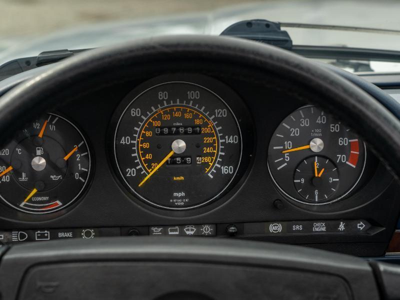 Mercedes-Benz 560 SL coupe 1989