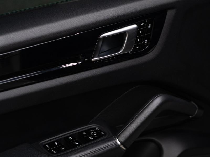 Porsche Cayenne Base 2020