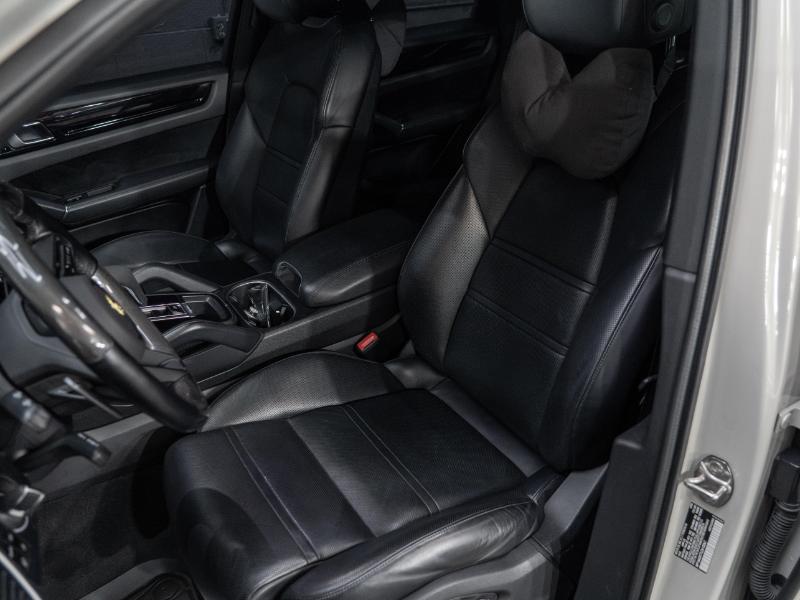 Porsche Cayenne Base 2020