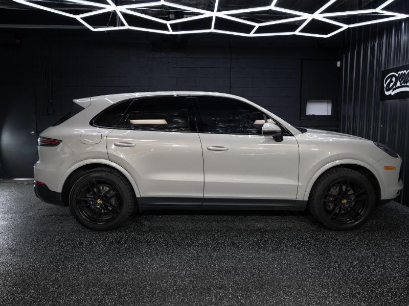 Porsche Cayenne Base 2020