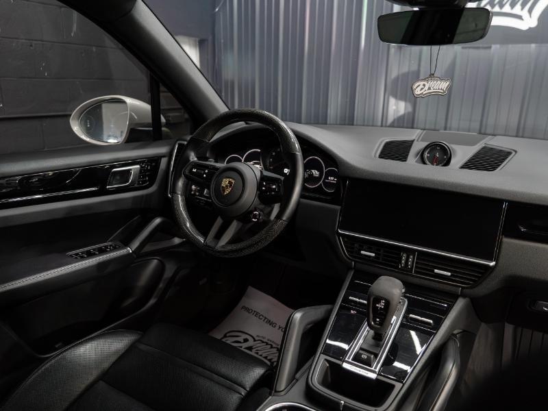 Porsche Cayenne Base 2020