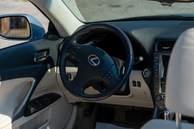 Lexus IS C IS 250C 2010