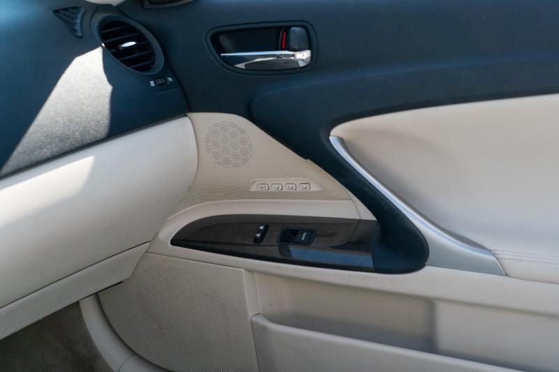 Lexus IS C IS 250C 2010