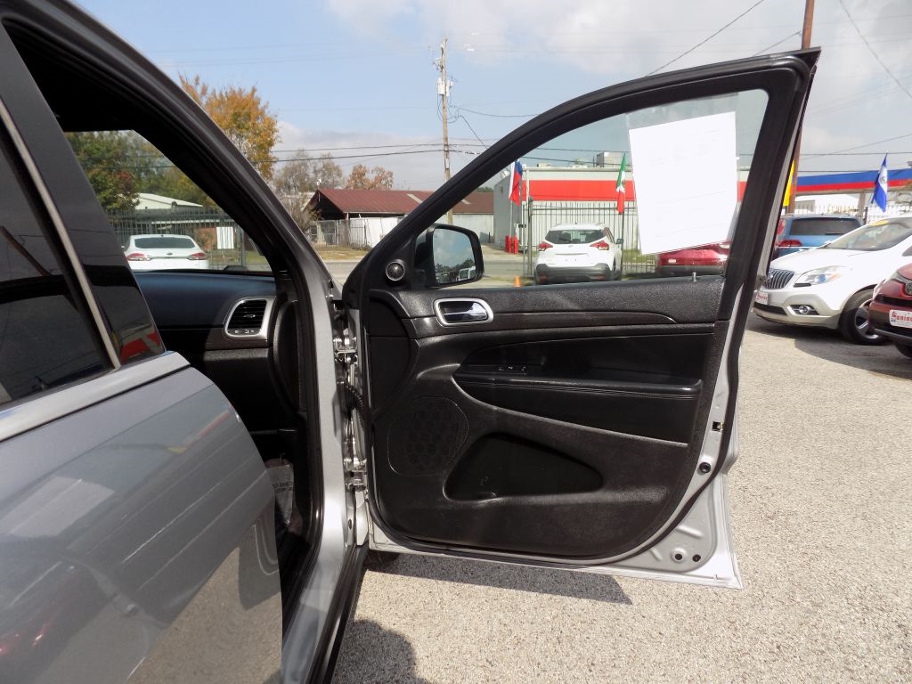 Jeep Grand Cherokee Laredo 2WD 2018