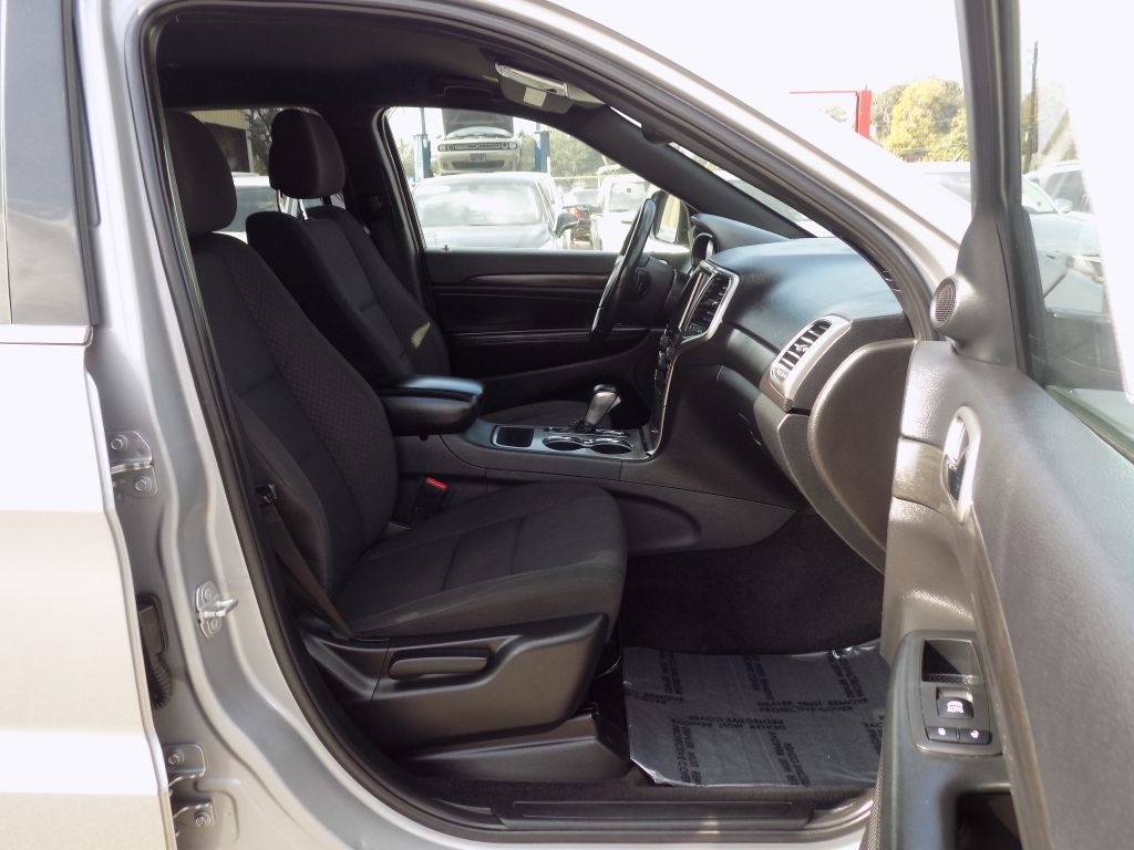 Jeep Grand Cherokee Laredo 2WD 2018