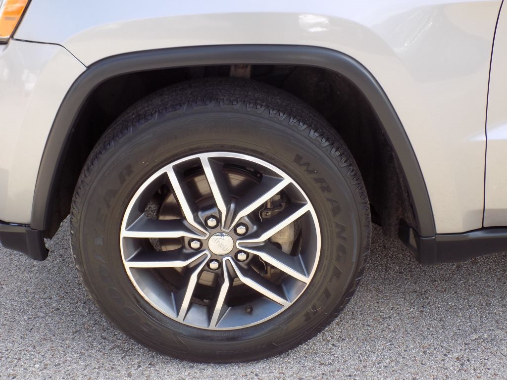 Jeep Grand Cherokee Laredo 2WD 2018