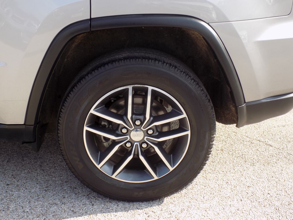 Jeep Grand Cherokee Laredo 2WD 2018