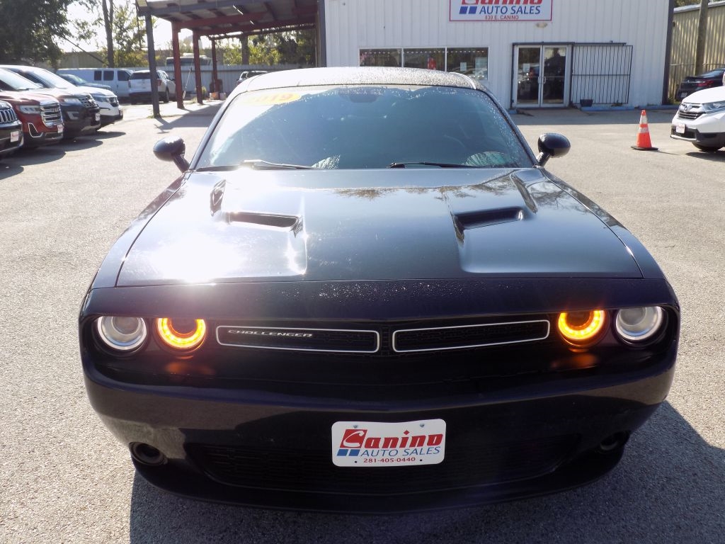 2019 Dodge Challenger SXT's photo