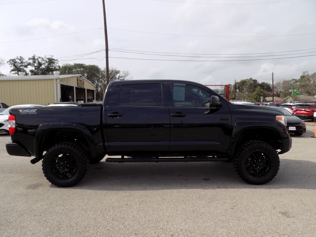 Toyota Tundra SR5 5.7L V8 CrewMax 4WD 2021