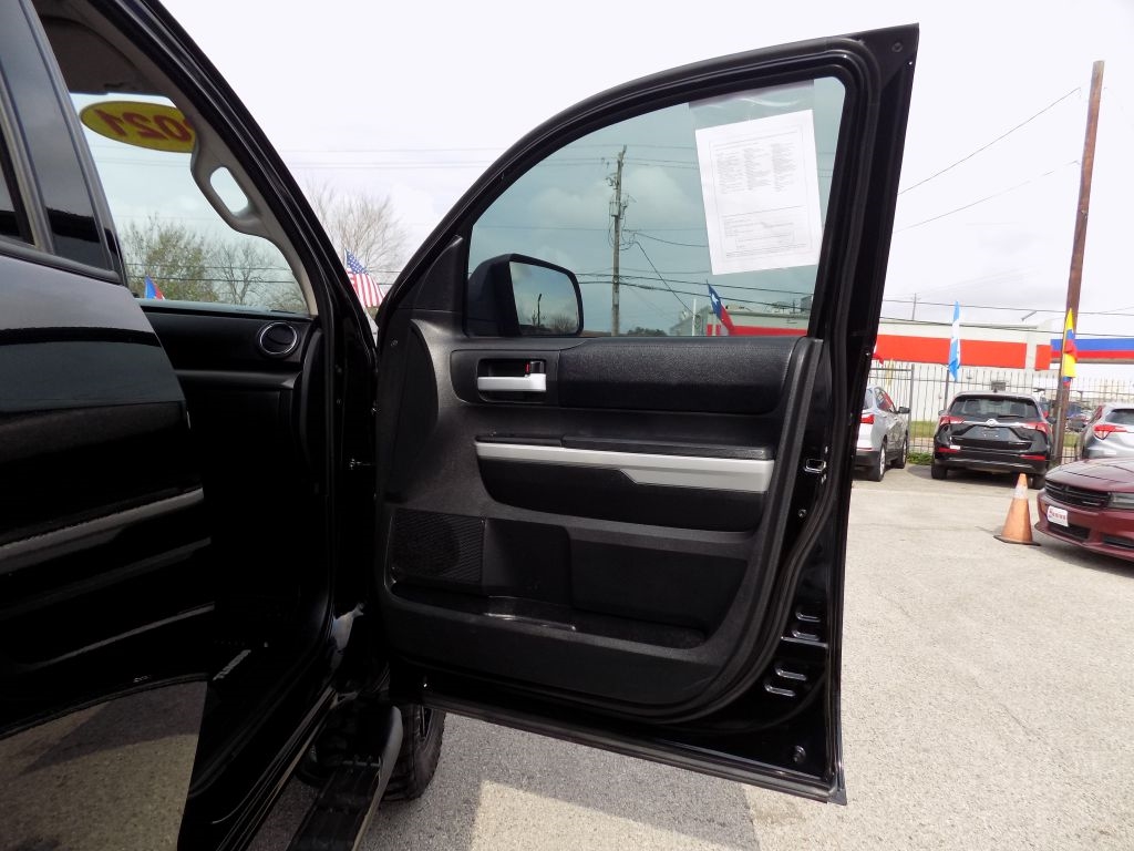 Toyota Tundra SR5 5.7L V8 CrewMax 4WD 2021