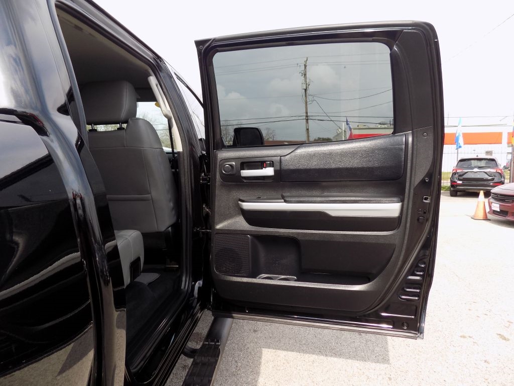 Toyota Tundra SR5 5.7L V8 CrewMax 4WD 2021