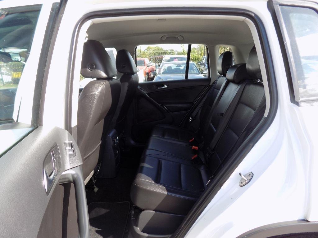 Volkswagen Tiguan S 2016