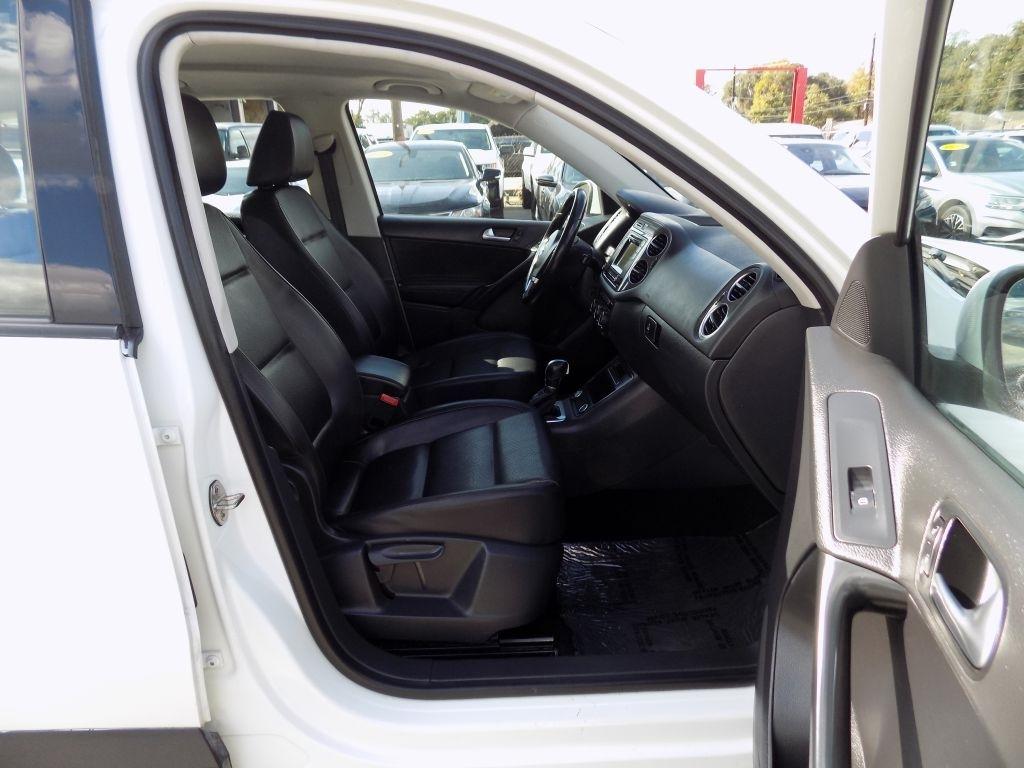 Volkswagen Tiguan S 2016