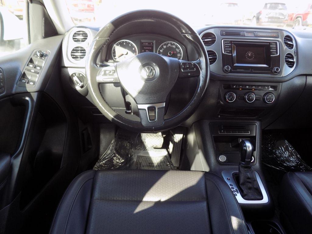 Volkswagen Tiguan S 2016