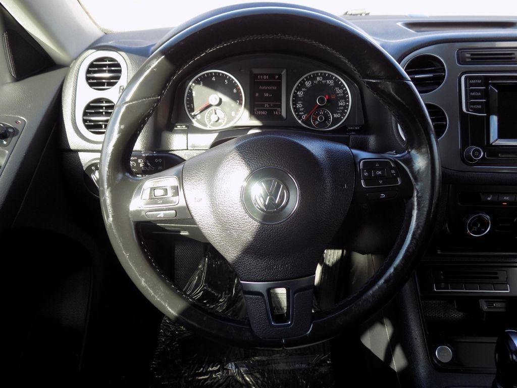Volkswagen Tiguan S 2016
