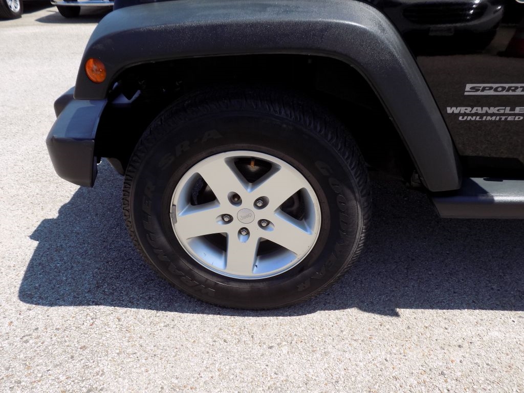 Jeep Wrangler Unlimited Sport 4WD 2013