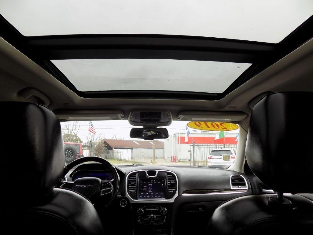 Chrysler 300 Limited AWD 2019