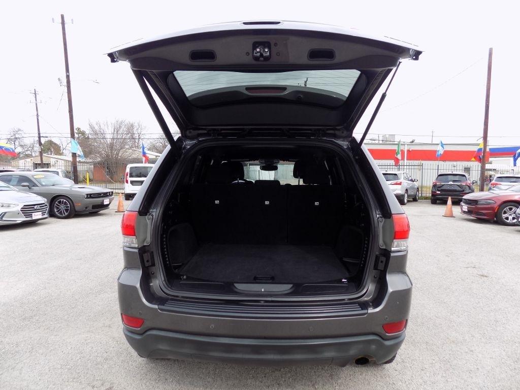 Jeep Grand Cherokee Laredo 4WD 2017