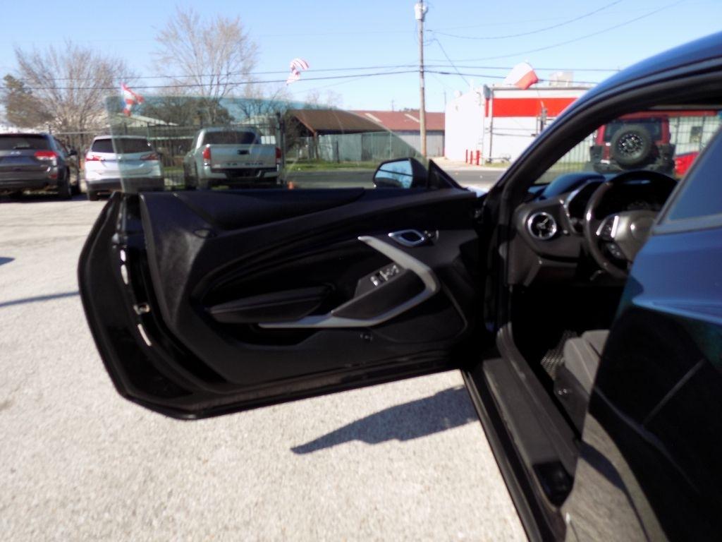 Chevrolet Camaro 1LT Coupe 8A 2018