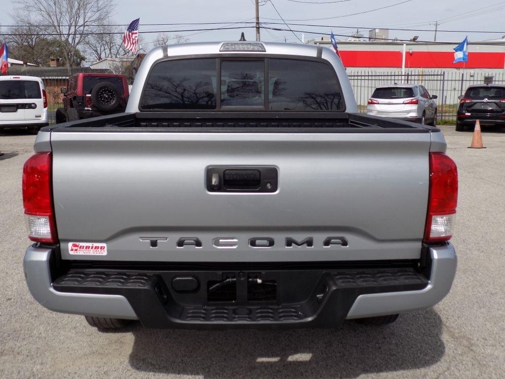 Toyota Tacoma SR5 Double Cab Long Bed I4 6AT 2WD 2017