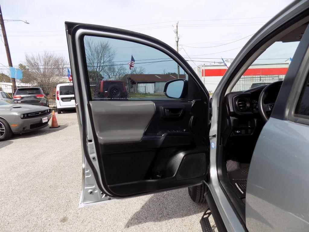 Toyota Tacoma SR5 Double Cab Long Bed I4 6AT 2WD 2017