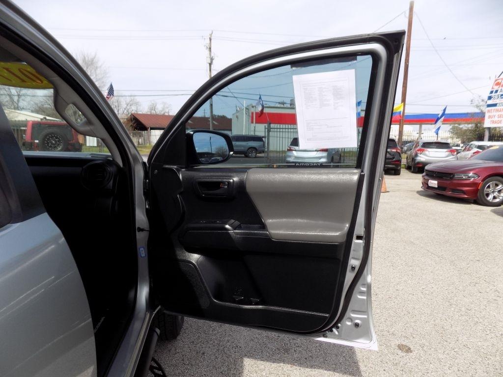 Toyota Tacoma SR5 Double Cab Long Bed I4 6AT 2WD 2017