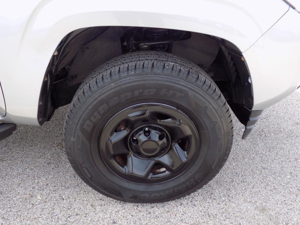 Toyota Tacoma SR5 Double Cab Long Bed I4 6AT 2WD 2017