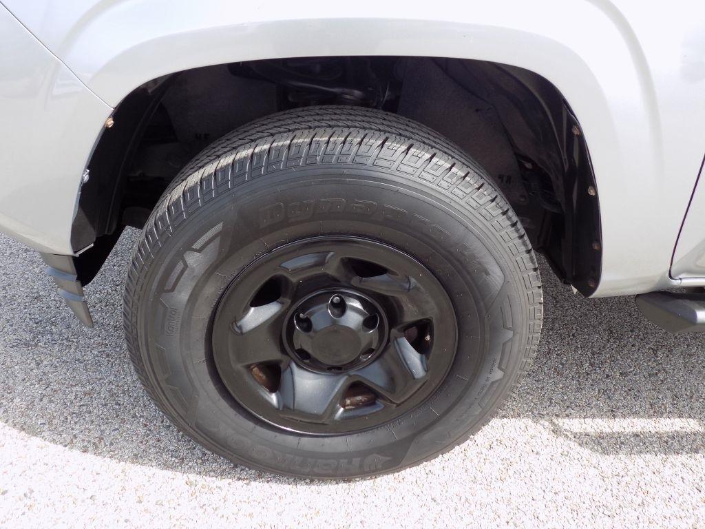 Toyota Tacoma SR5 Double Cab Long Bed I4 6AT 2WD 2017