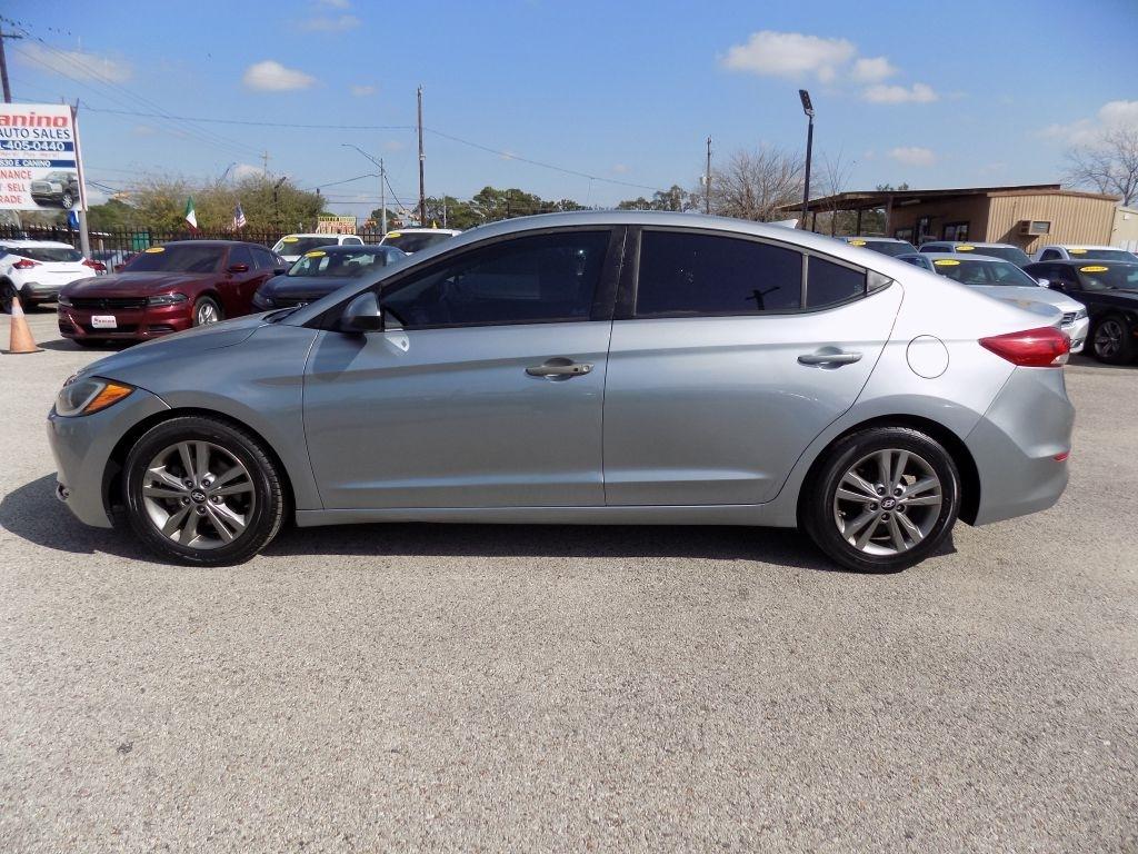 Hyundai Elantra Value Edition 6A 2017
