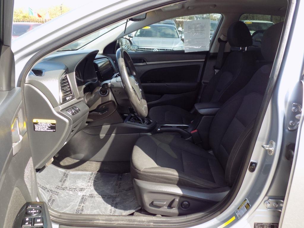 Hyundai Elantra Value Edition 6A 2017