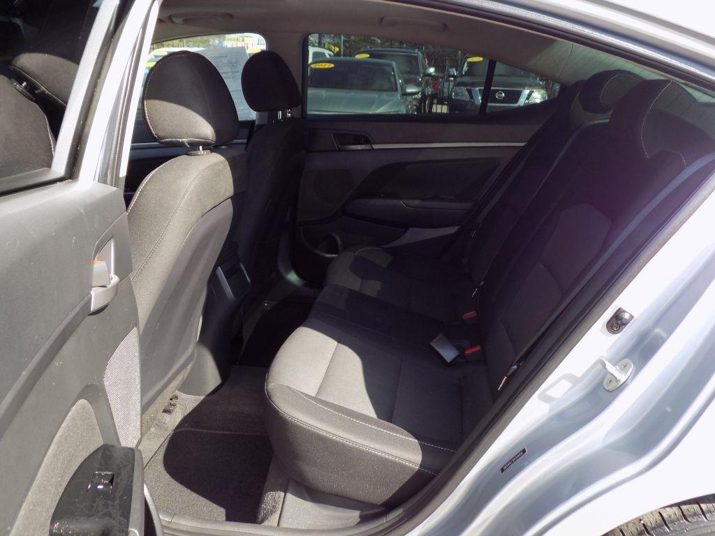 Hyundai Elantra Value Edition 6A 2017